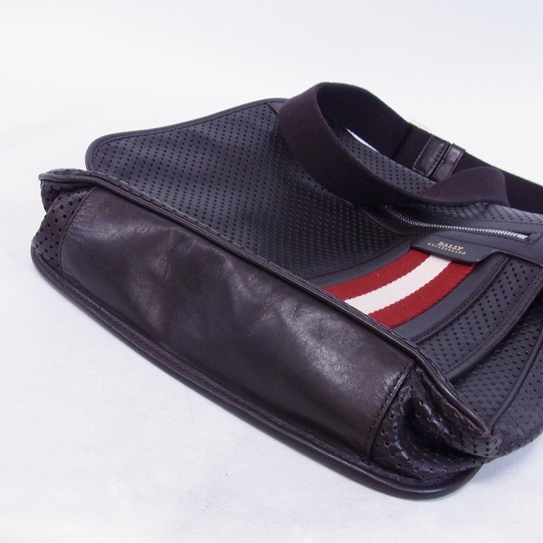 実際に弊社で買取させて頂いたBALLY/バリー パンチング レザーショルダーバッグの画像 2枚目