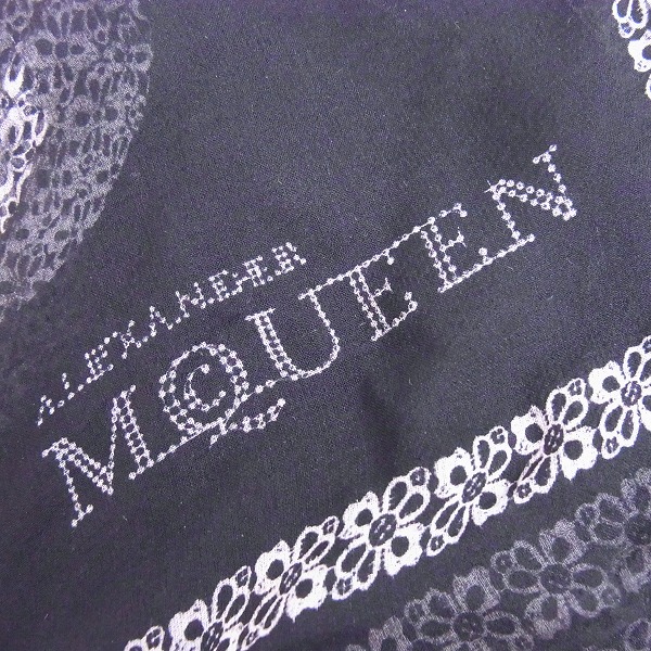 実際に弊社で買取させて頂いたALEXANDER McQUEEN/アレキサンダーマックイーン スカル柄 大判ストールの画像 1枚目