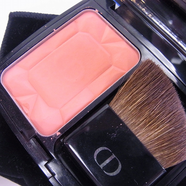 実際に弊社で買取させて頂いたChristian Dior/クリスチャン・ディオール ブラッシュ 864 プレシャス ロック チークカラー 8.5gの画像 1枚目