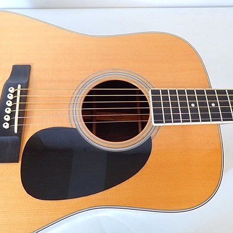 実際に弊社で買取させて頂いた★Martin/マーティン 2010年製 D-35 アコースティックギター ハードケース付の画像 5枚目