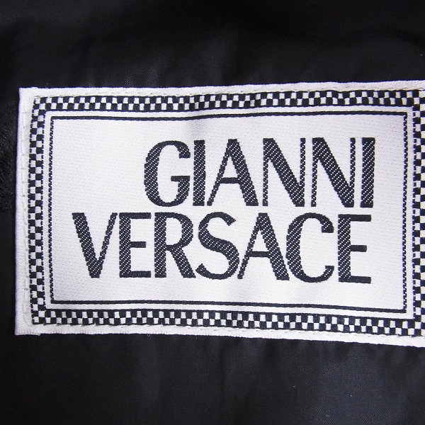 実際に弊社で買取させて頂いたGianni Versace/ジャンニヴェルサーチ RUFFO社 総柄/ステッチ レザージャケット 48の画像 2枚目